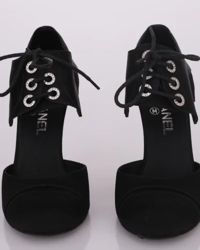 Pep tue Chanel All Black